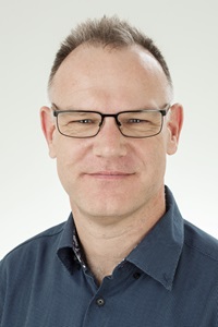 Headshot of Andrew Yeates